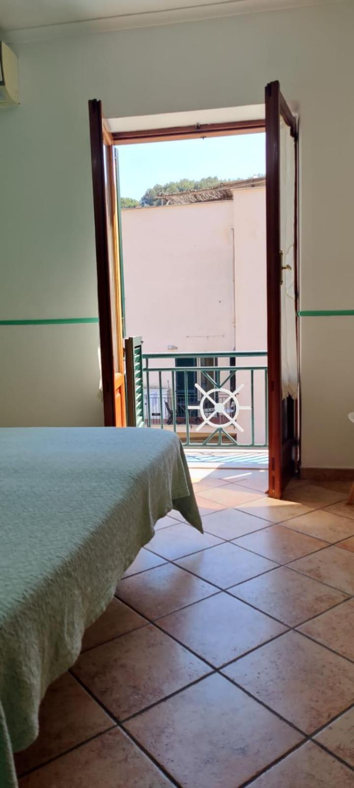 Sapphire Rooms Massa Lubrense Esterno foto