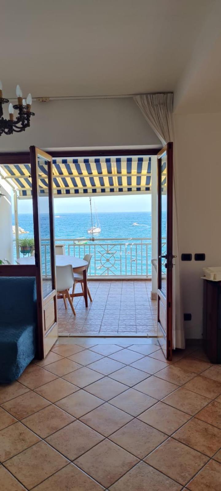 Sapphire Rooms Massa Lubrense Esterno foto